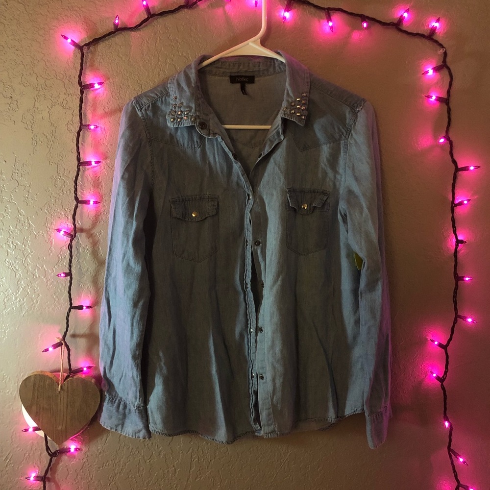 nollie button up with spikish collar